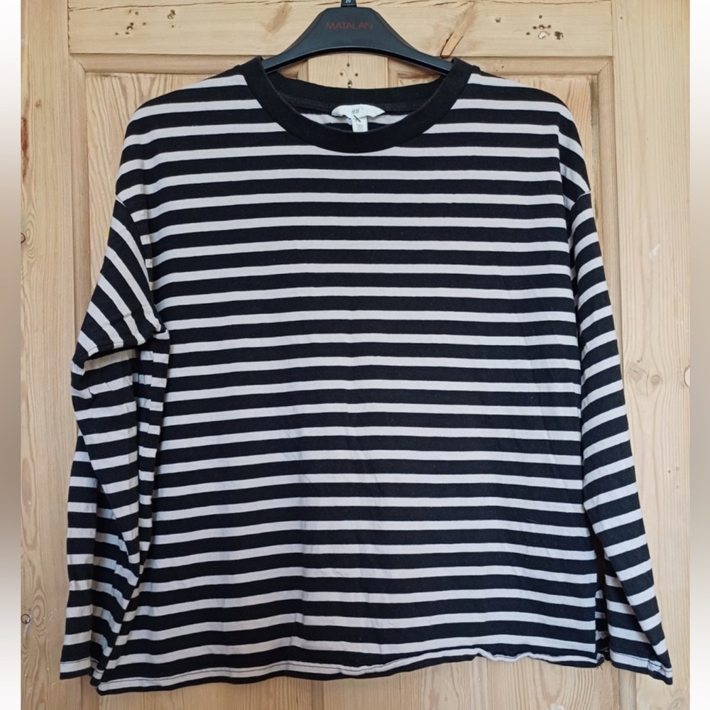 H&M women’s striped long sleeve tee